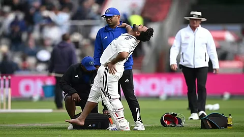 Rishabh Pant injury scare