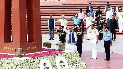 kargil vijay diwas rajnath singh pays homage