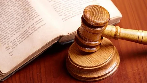 fine and internet ban for whatsapp derogatory case