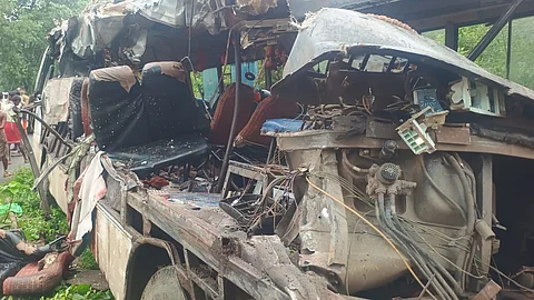 Jharkhand Bus Collides With Truck 18 Killed