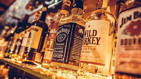 government plan to decide distribute liquor above 800 in glass bottles