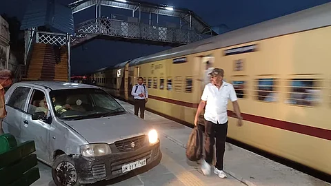 Drunk jawan drives care on to railway platform arrested