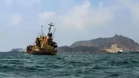 boat capsizes off Yemen 68 deaths