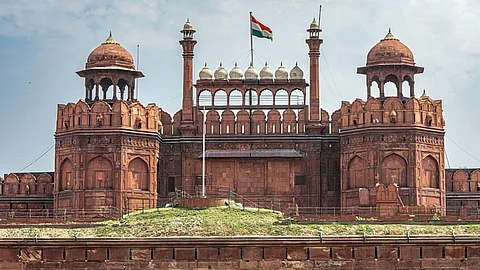dummy bomb goes undetected in red fort security drill 7 cops suspended