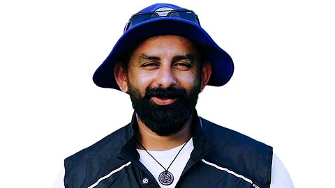 റൈഫി വിൻസെന്റ് ഗോമസ് കൊച്ചി ബ്ലൂ ടൈഗേഴ്സ് കോച്ച്, സി.എം. ദീപക് കോച്ചിങ് ഡയറക്റ്റർ