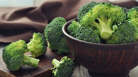broccoli, botulism, musician dies