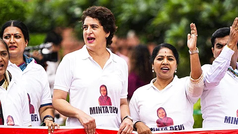 Opposition holds 'T-shirt protest' against SIR