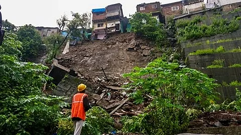2 deaths in mumbai landslide vikhroli