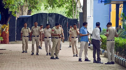 20 delhi schools receive bomb threat