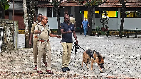 woman dead body found garbage tank in kothamangalam police investigation started