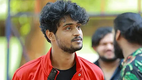 verbal clash between Madhav suresh and vinod krishna