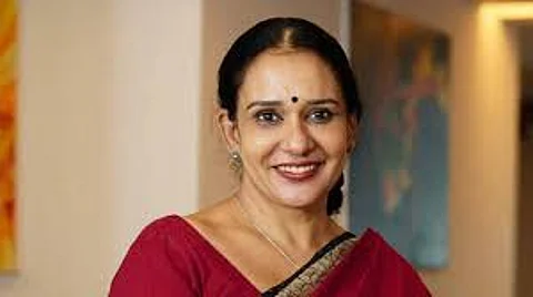 Mala Parvathy was the chief guest at the Guru Jayanti celebration of Vashi Mandir Samiti.