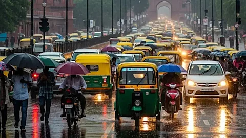 rain traffic block in delhi