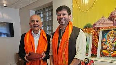 Descendants of Bal Gangadhar Tilak and Subhash Chandra Bose meet