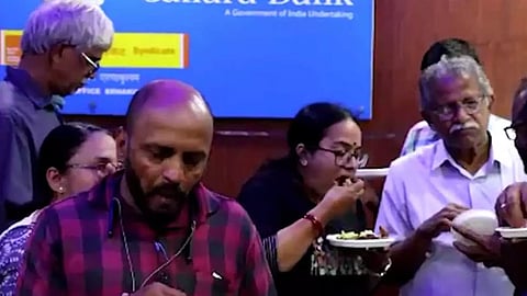 beef ban at kochi canara bank regional office protest