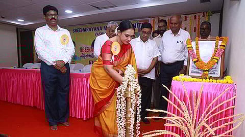 Mala Parvathy says Sree Narayana Guru is the great guru who taught that knowledge is God.