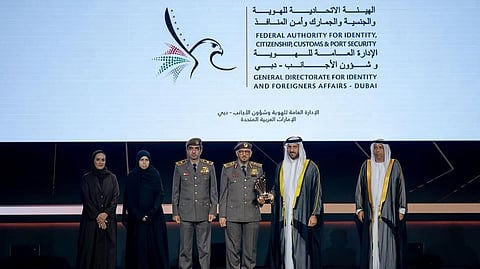 Dubai Immigration receives Sharjah Government Communication Award
