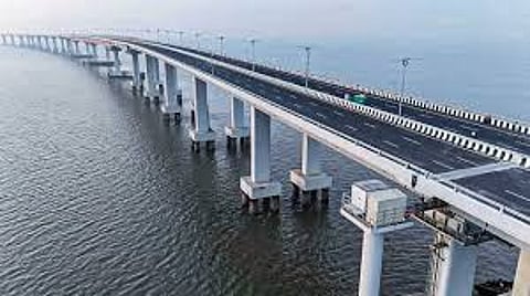 Another pothole in Atal Setu, the country's longest sea bridge; Contractor fined Rs 1 crore