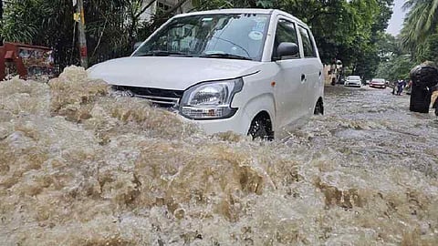 kolkata rainfall 7 dead