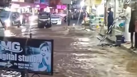 Heavy rains and flash floods in Neryamangalam