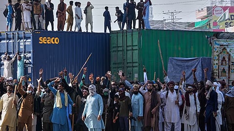 riots in lahore punjab police kills 11 tlp workers