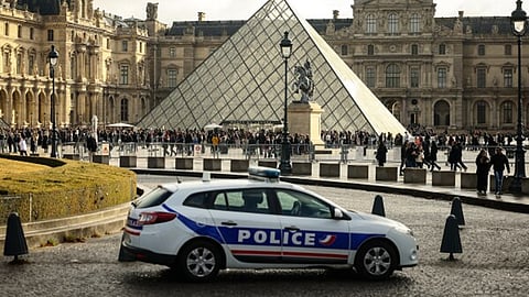 louvre museum robbery updates