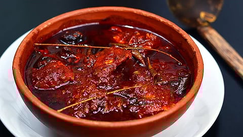 husband attacked wife in kollam