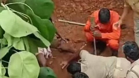 man seriously injured in wall collapse kozhikode