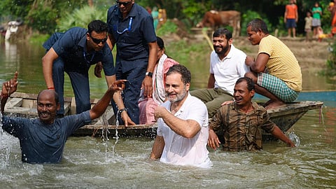 Rahul gandhi in pond bihar election campaign