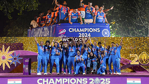 ലോകകപ്പ് നേടിയ ഇന്ത്യൻ വനിതാ ക്രിക്കറ്റ് ടീമിനു പ്രധാനമന്ത്രി നരേന്ദ്ര മോദിയുടെ വിരുന്ന് | No victory parade for Indian women's cricket team