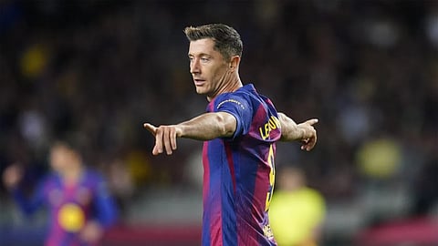 ലെവൻഡോവ്സ്കിക്കു ഹാട്രിക്; റയലുമായി ദൂരം കുറച്ച് ബാഴ്സ | La Liga Barcelona Real Madrid