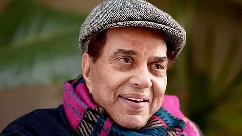 Dharmendra Discharged From Hospital To Be Treated At Home