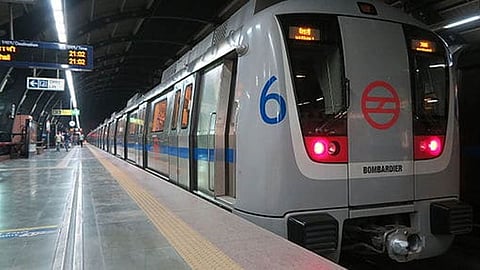 16-year-old boy died after jumping in front of the metro in Delhi