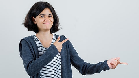 ലിഫ്റ്റടിച്ച് പോകുന്നത് അത്ര സേഫല്ല: മുന്നറിയിപ്പുമായി പൊലീസ്