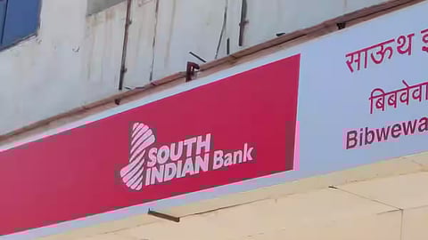 bank employees stops-cyber fraud