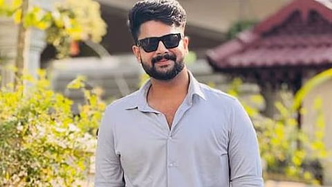 mini screen actor sidharth prabhu vehicle accident injured passenger dies