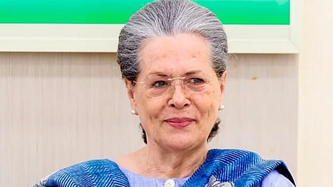 sonia gandhi admitted to delhi hospital under kept observation