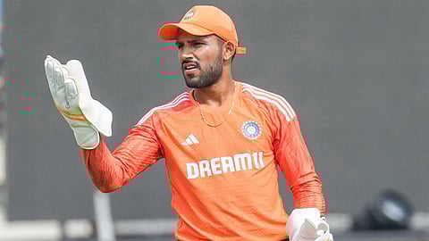 dhruv jurel replaces injured rishabh pant in odi series against new zeland