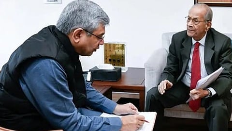 E Sreedharan meets Ashwani vaishnav