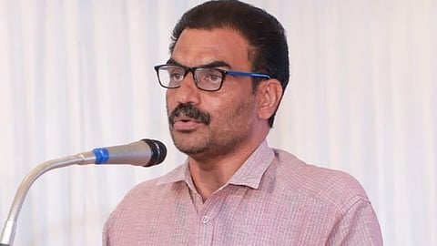 wayanad cpm leader av jayan leaves to party