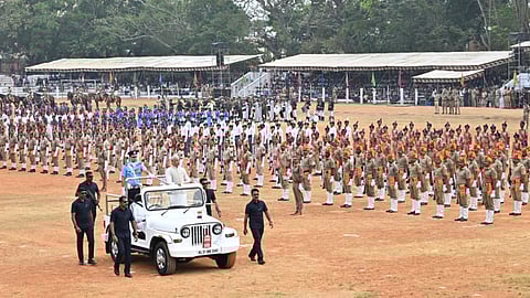 republic day celebrations in kerala governor hoists flag at central stadium