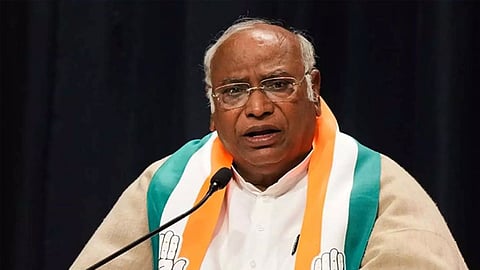 Court issues notice to Mallikarjun Kharge for hate speech during election rally