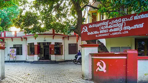 cpm reprimand vk anirudhan over kollam corporation defeat dispute