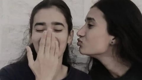 sisters commit suicide on wedding day