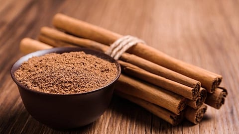 Add cinnamon powder to fruits