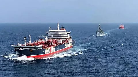 Iran closes the Strait of Hormuz