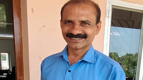 Opposition leader bitten by dog, P.V. Shivakumar protests