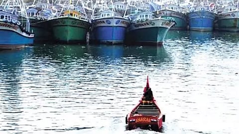 fishing boat collides with ship in kollam accident