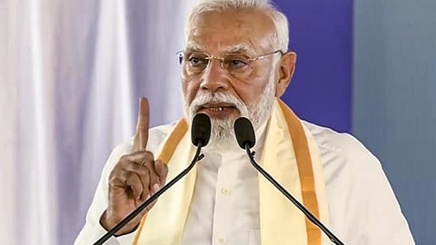 pm modis roadshow in kochi and projects worth 10800 crore inaugurated