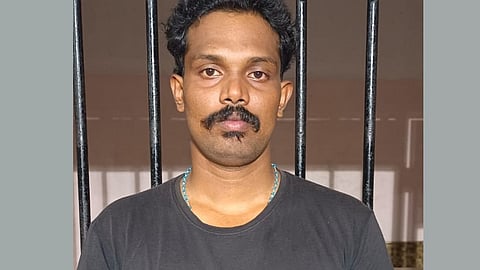 Man arrested for beating neighbor with hammer for texting with his wife